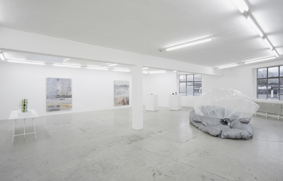 La Mer Insomniaque, installation view with Natalie Häusler, Margo Wolowiec, Eric Sidner, Laura Bartlett Gallery, London, 2015. © the artists; Courtesy Laura Bartlett Gallery, London. Photo: Andy Keate