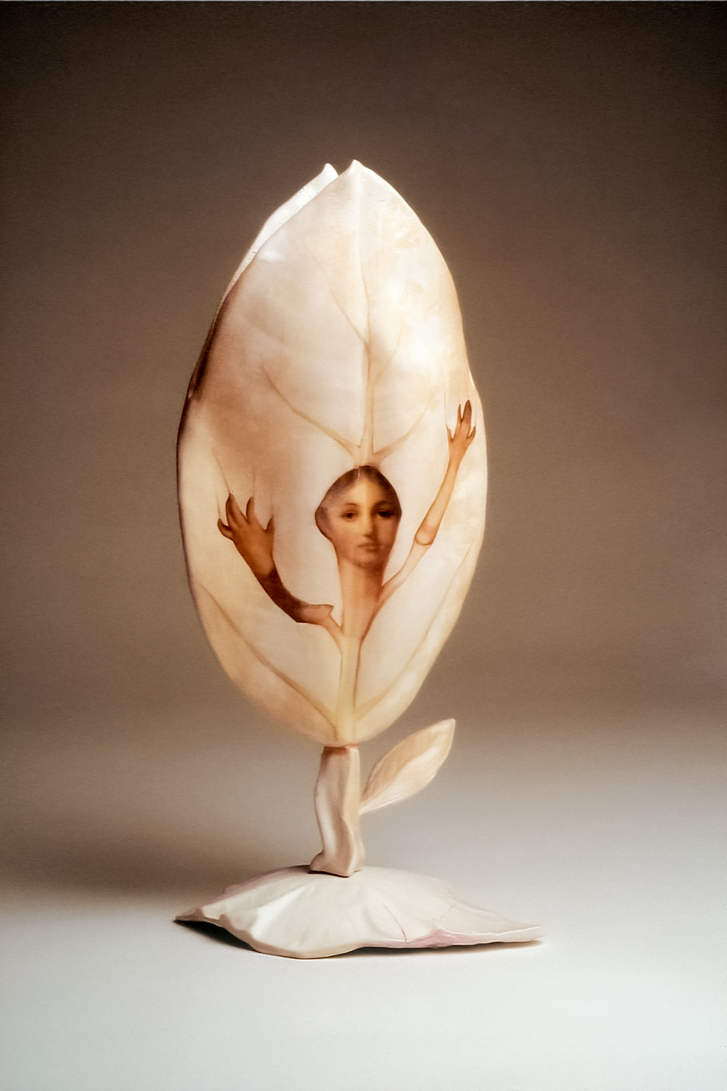 White Leaf Vase (SH2) (1989)