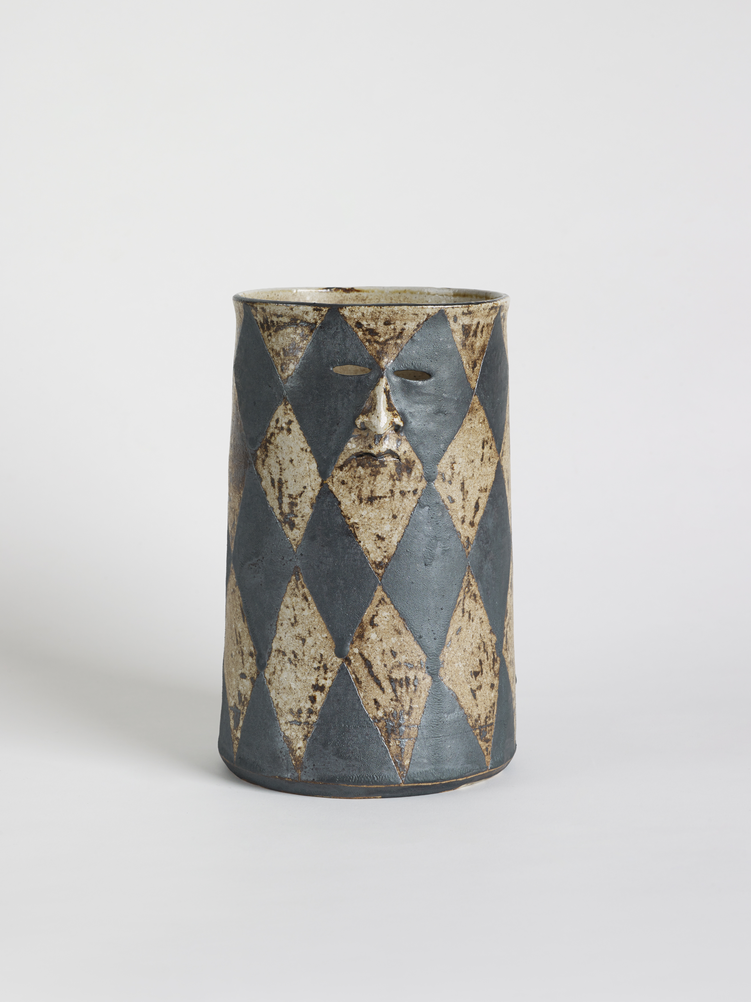 Harlequin Vase with Face (2011)