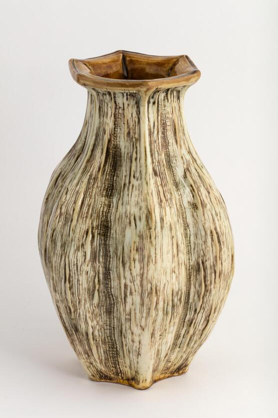 Vase (1930s)