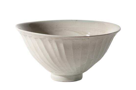 Fluted porcelain bowl (before 1979)