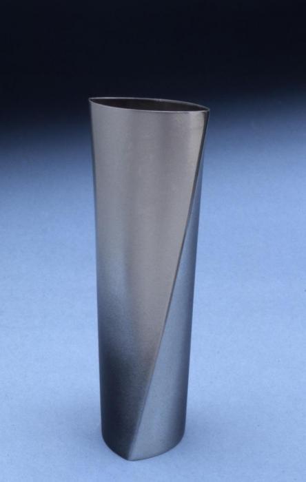 Pirouette Vase (2000)