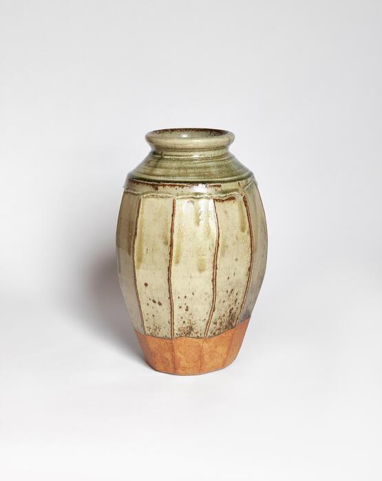Large cut jar (date unknown)