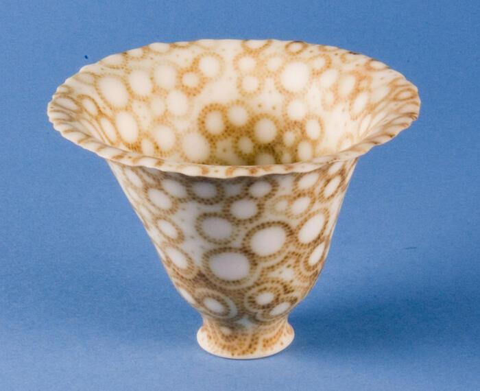 'Circled convulous' porcelain bowl (1984)